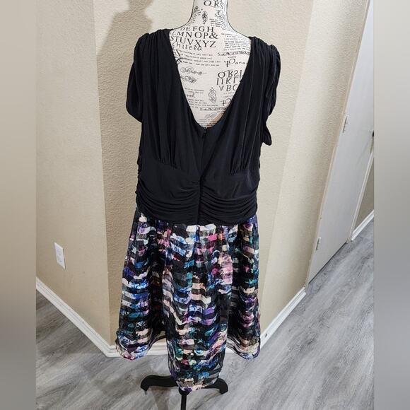 SL FASHIONS black and floral Midi party dress plus size 24 3X - Picture 2 of 8